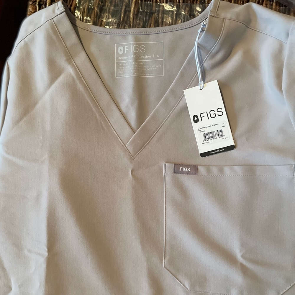 SOLD FIGS Catarina scrub top, size L. NWT